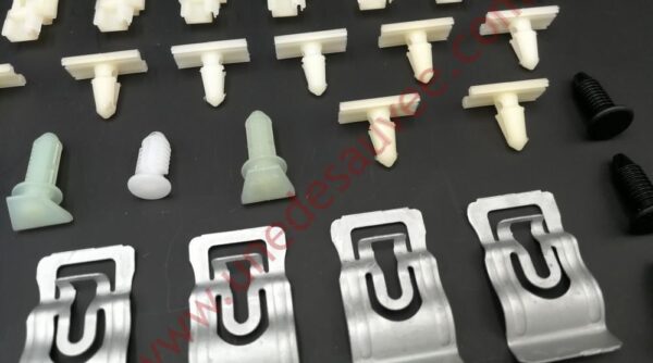 KIT-COMPLET-DAGRAFES-EXTENSIONS-LISERÉS-MOULURES-POUR-PEUGEOT-205-GTI-CTI