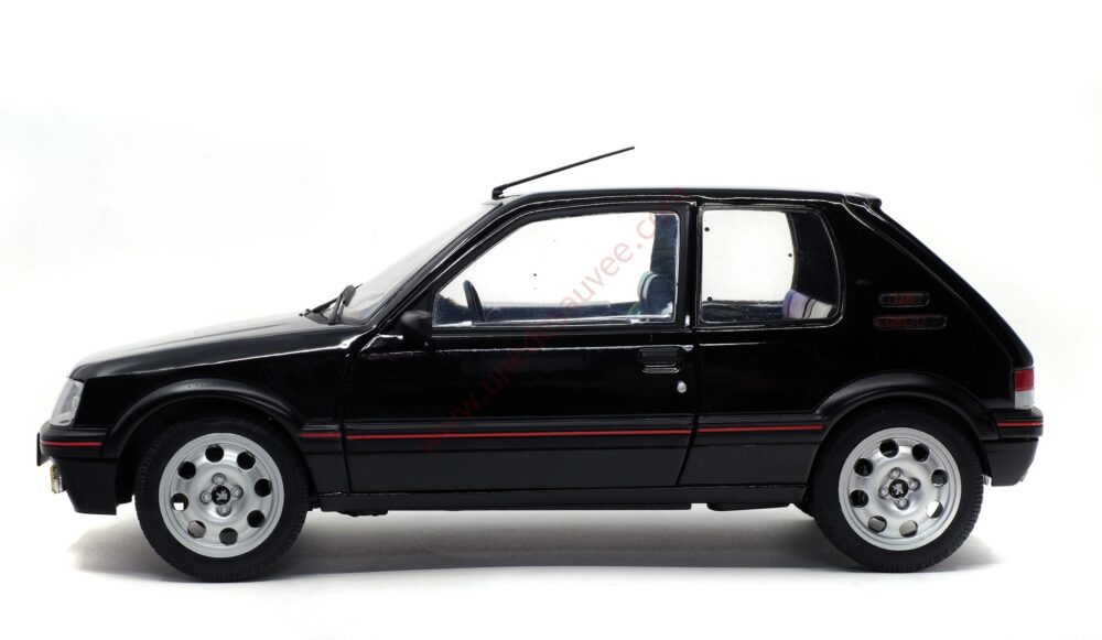 PEUGEOT 205 GTI 1.9 1/18 VOITURE MINIATURE SOLIDO NOIR ONYX 1990