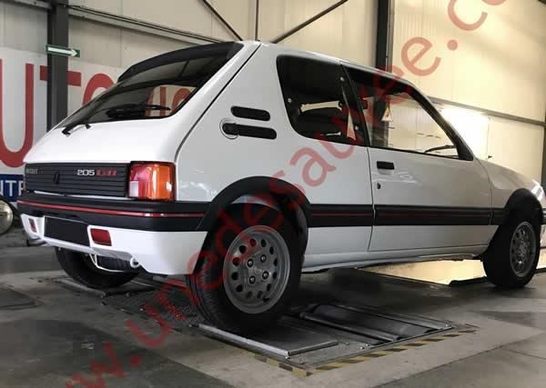 Restauration Peugeot 205 GTI 1.6 105cv de 1984