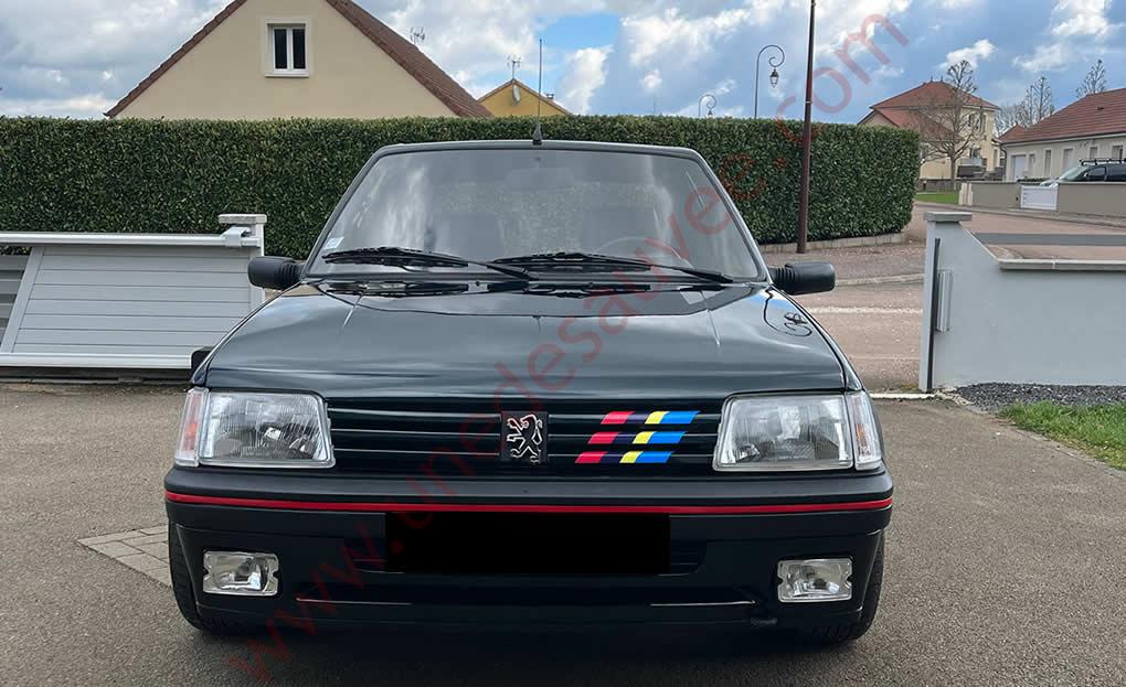 Restauration Peugeot 205 GTI 1.9 vert sorento avant
