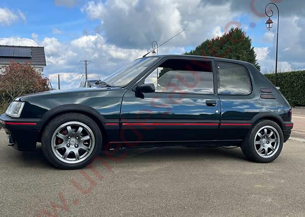 Restauration Peugeot 205 GTI 1.9 vert sorento latéral gauche