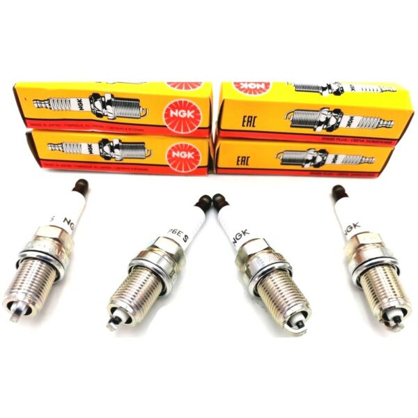 KIT DE 4 BOUGIES D'ALLUMAGE DE MARQUE NGK POUR PEUGEOT 205 GTI 1.9 122CV ET 205 CTI 1.9 105CV