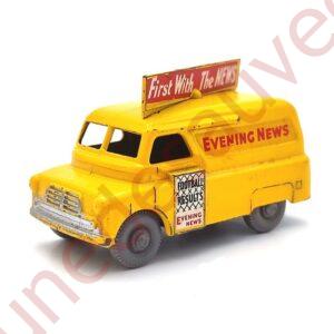 EVENING NEWS VAN LESNEY N° 42 FIRST WITH THE NEWS 1/75 VOITURE MINIATURE