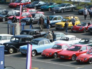 exposition véhicules youngtimers Le Mans Classic Days 2024