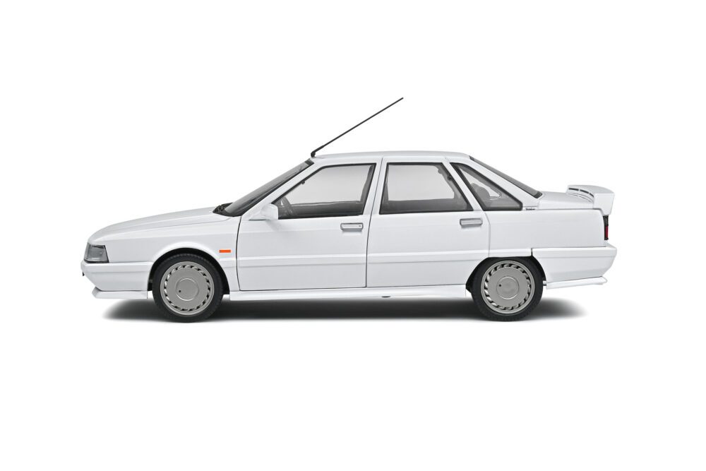 RENAULT 21 2 LITRES TURBO PHASE 1 EN BLANC GLACIER DE 1988 118 VOITURE MINIATURE SOLIDO