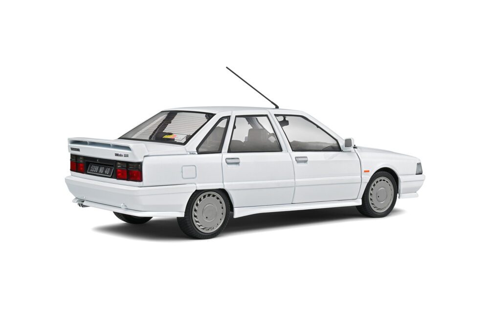 RENAULT 21 2 LITRES TURBO PHASE 1 EN BLANC GLACIER DE 1988 118 VOITURE MINIATURE SOLIDO