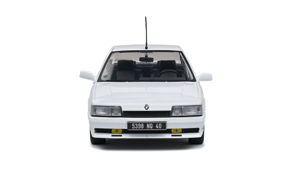 RENAULT 21 2 LITRES TURBO PHASE 1 EN BLANC GLACIER DE 1988 118 VOITURE MINIATURE SOLIDO