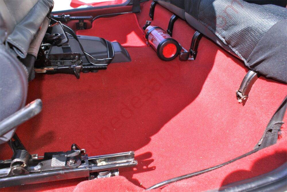 MOQUETTE ROUGE TAPIS DE SOL AVEC KIT COMPLET ISOLANT FEUTRE POUR PEUGEOT 205 GTI