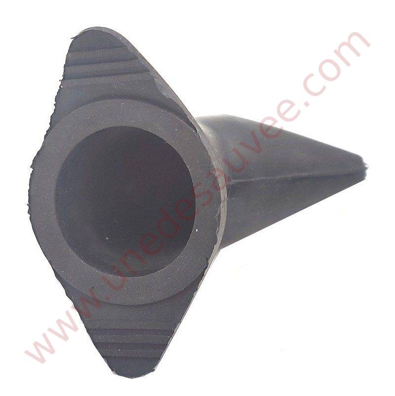 SOUFFLET DE PROTECTION DE L'AGRAFE DE CONNECTION DES ECLAIRAGES DE PLAQUE SITUES SUR LE PARE-CHOCS ARRIERE DE PEUGEOT 205 GTI CTI RALLYE TD ROLAND GARROS ET AUTRES MODELES 205